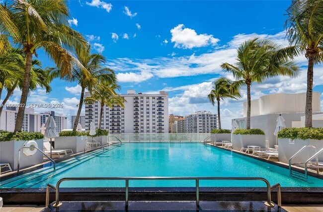 Building Photo - 3101 Bayshore Dr