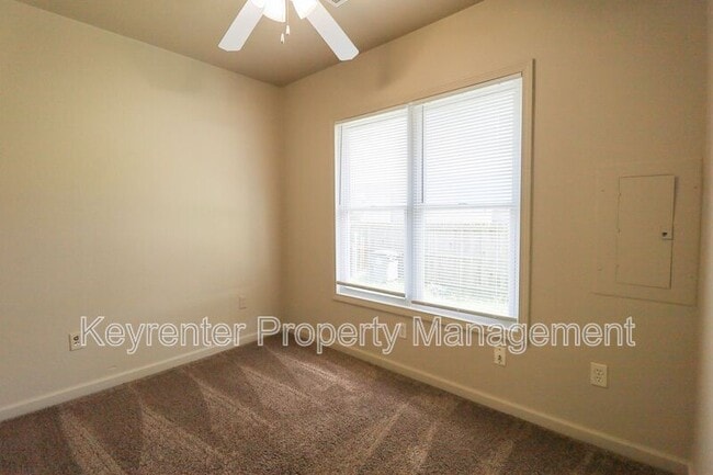 Building Photo - 512 S 55th W Ave