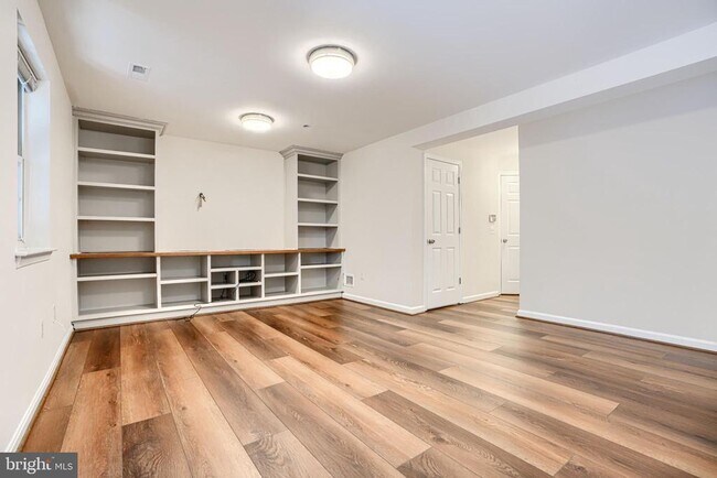 Building Photo - 6558 Ridgeborne Dr