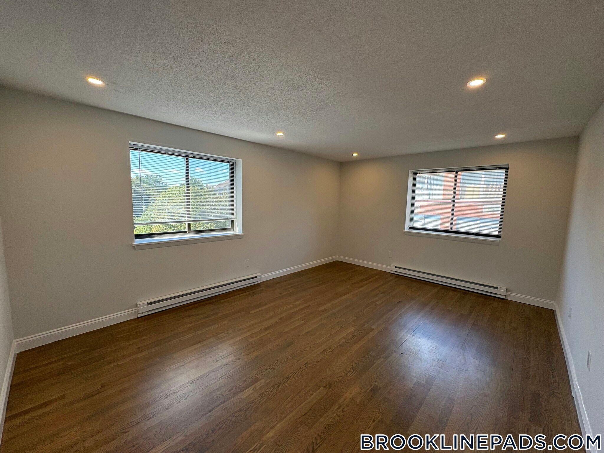 Building Photo - 320 Hammond Pond Pkwy