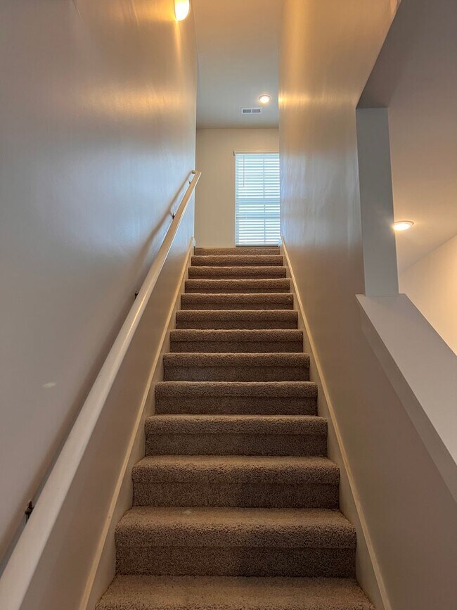 Building Photo - 2139 Kilpatrick LN