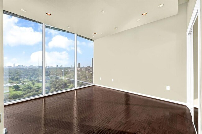 Building Photo - 5925 Almeda Rd