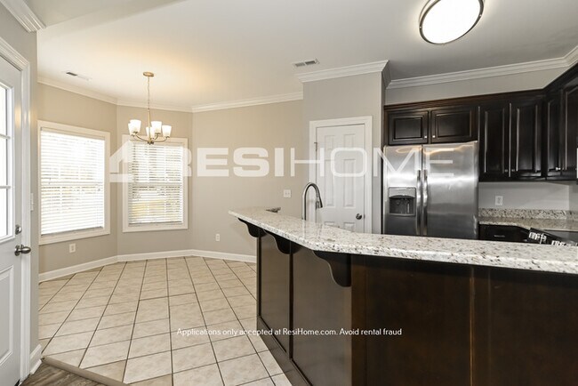 Building Photo - NEWLY RENOVATED HOME--1 MONTH FREE!!