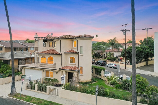Building Photo - 1701 Crescent Ave