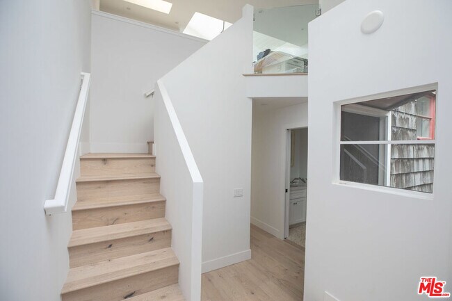 Building Photo - 29233 Heathercliff Rd