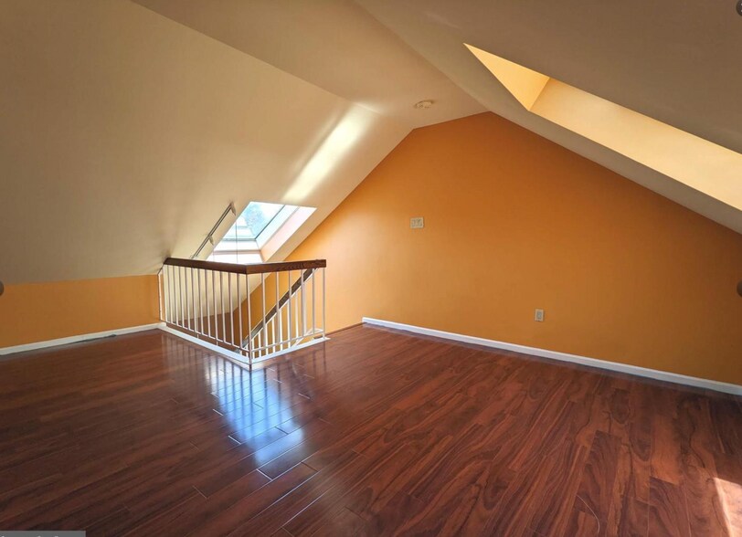 Building Photo - 3 Kaylin Cor