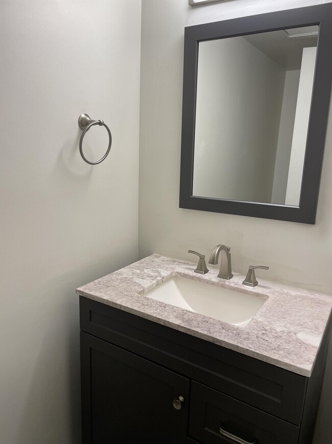 Building Photo - 161 Harvest Dr