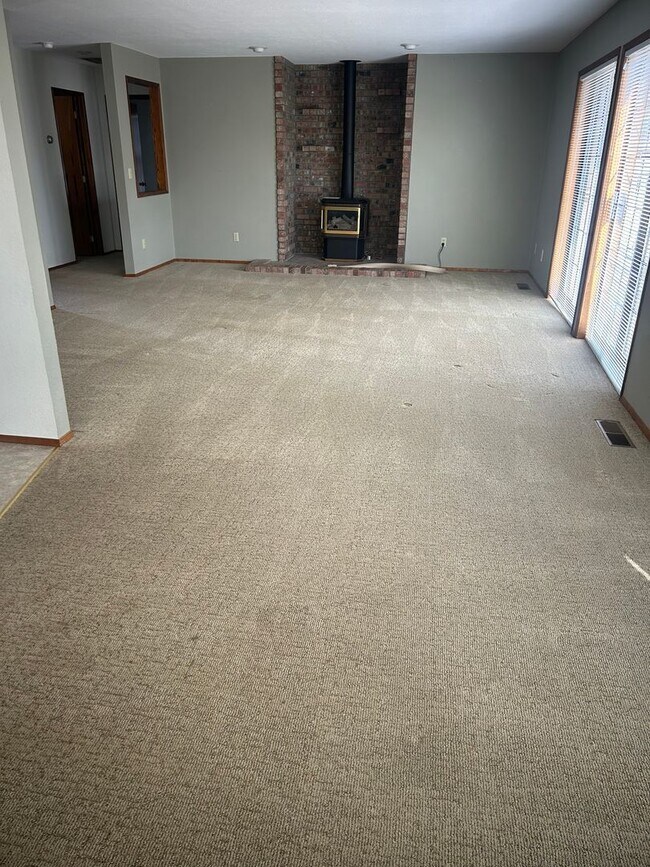 Building Photo - Spacious 4-Bedroom Home in Prime Wenatchee Location