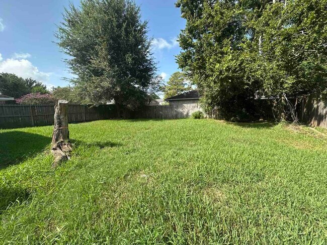 Building Photo - 2526 Valley Forest Dr