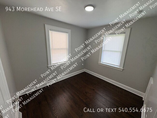 Building Photo - 943 Morehead Ave SE