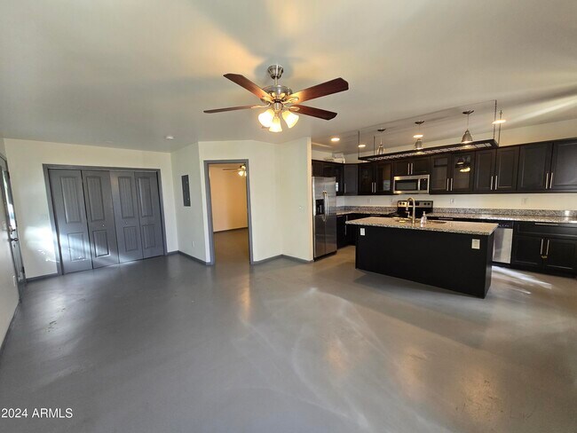 Building Photo - 2302 N 36th St