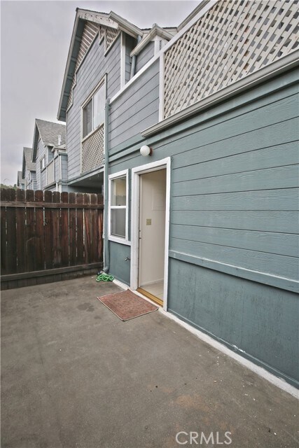 Building Photo - 1211 Huntington Dr