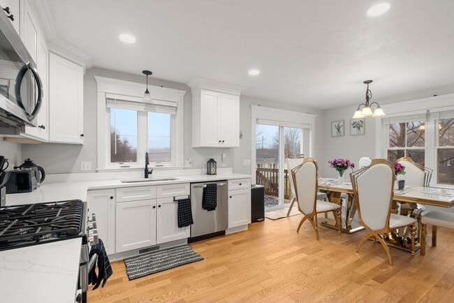 Building Photo - 8 Patrick St