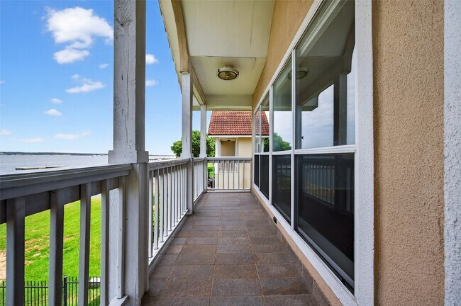 Building Photo - 16 Regency Point