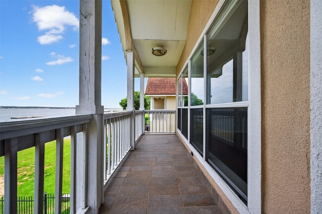 Building Photo - 16 Regency Pt