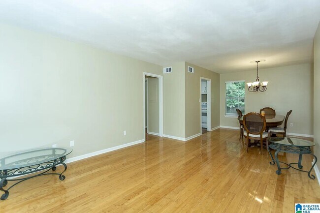 Building Photo - 2200 Montreat Cir