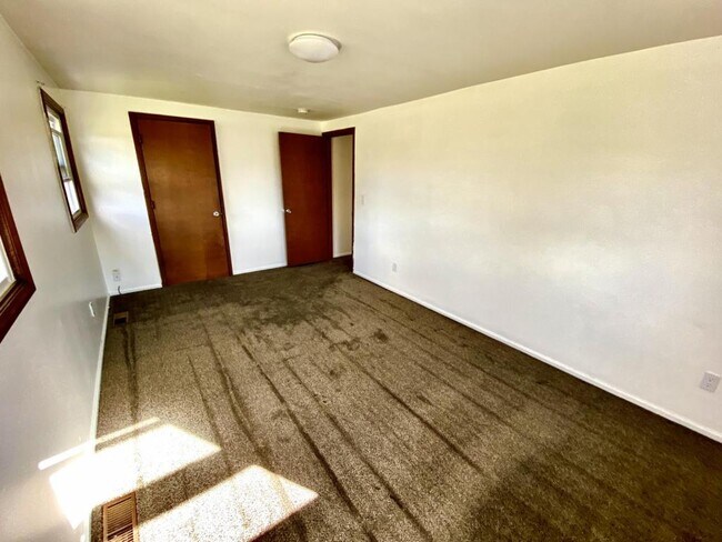 Building Photo - 507 North St.