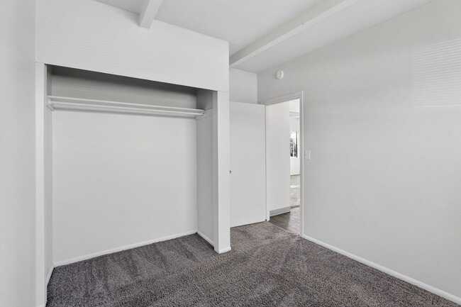 Building Photo - 1106-1112 NE 81st