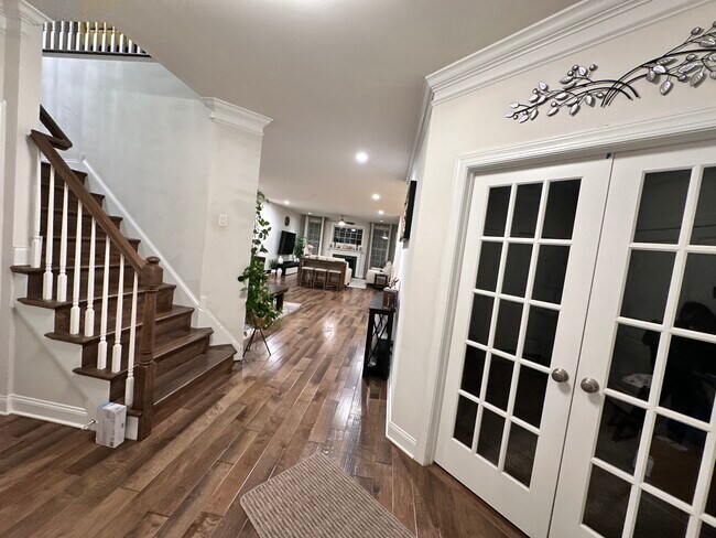 Building Photo - 126 Iron Hill Way
