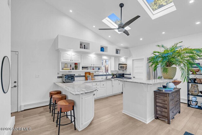 Building Photo - 17 Woods End Rd