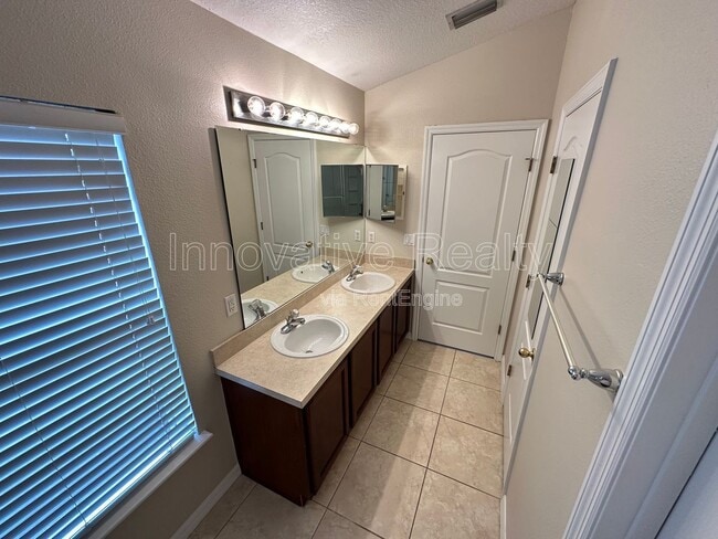 Building Photo - 10270 Cala Lily Trail