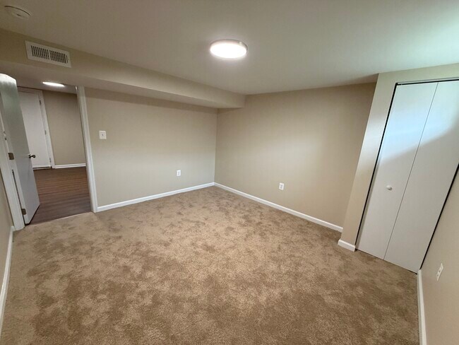 Building Photo - 3004 Property