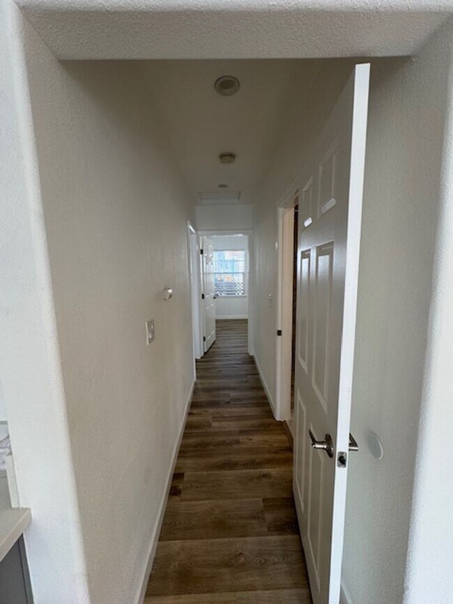 Building Photo - 3211 Park Ln