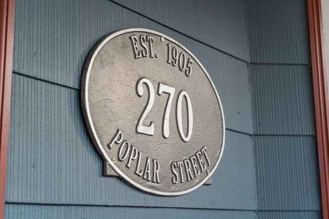 Building Photo - 270 Poplar St