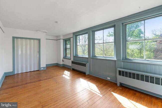 Building Photo - 935-941 Pottstown Pike