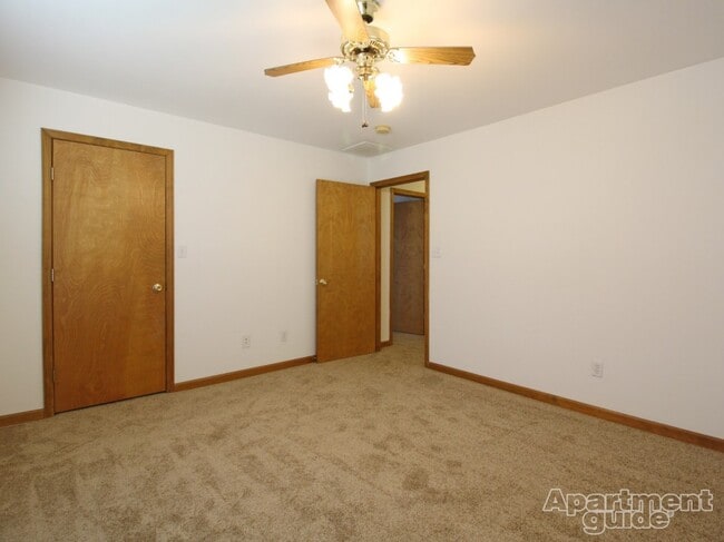 Building Photo - 2524 Waterford Dr