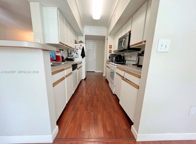 Building Photo - 151 SW 117th Ave