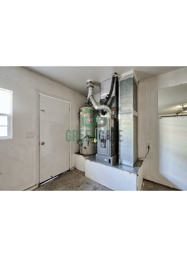 Building Photo - Lovely 3 Bedroom Home in Modesto MUST SEE!