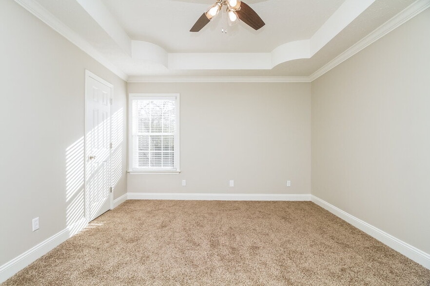 Building Photo - 713 Almondwood Pl