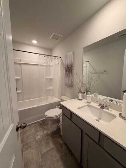 Building Photo - 1030 Keyes Pl