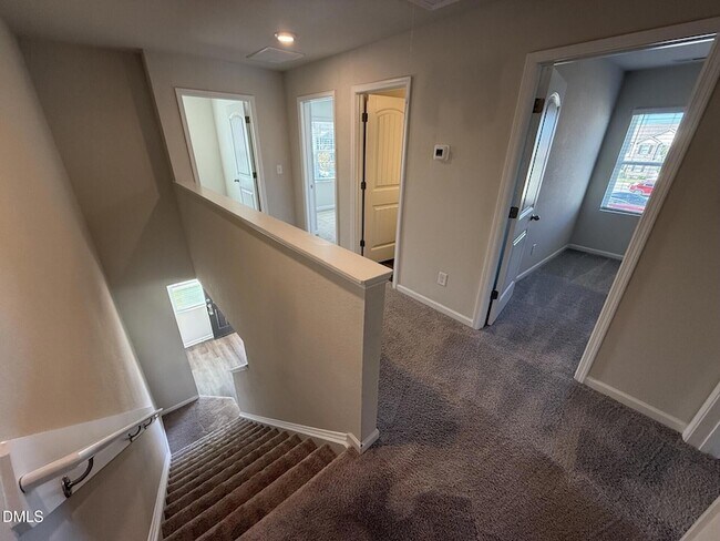 Building Photo - 1066 Peony Ln