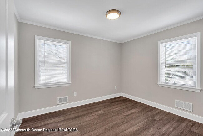 Building Photo - 557 Mantoloking Rd