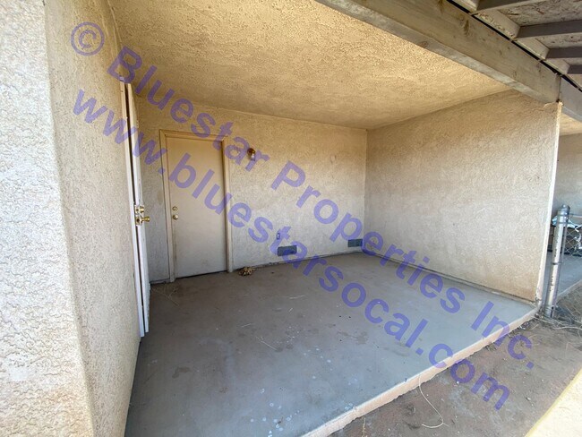 Building Photo - 12982N