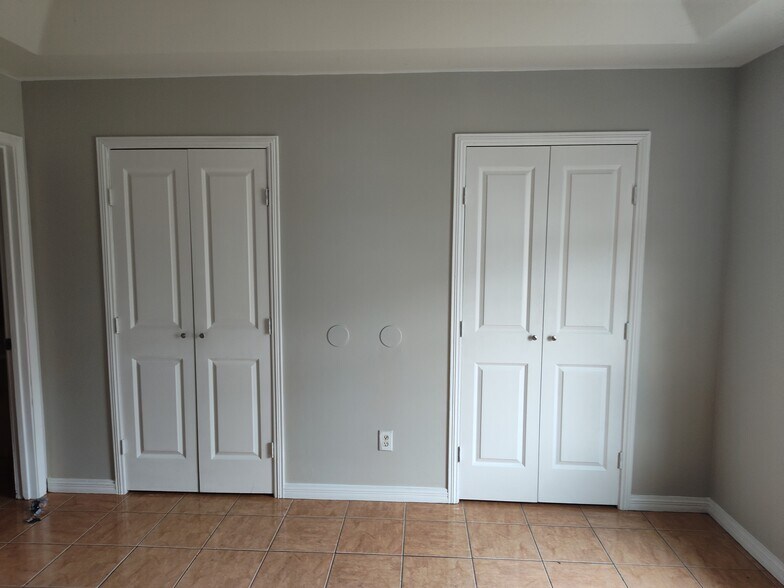 Building Photo - 2117 Aruba Dr