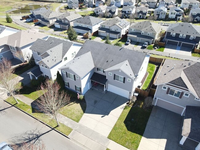 Building Photo - 1175 Swan Loop