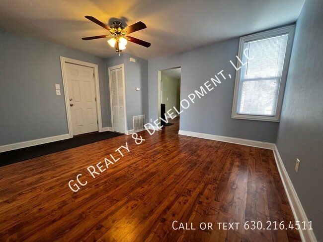 Building Photo - 1707 N Washtenaw Ave