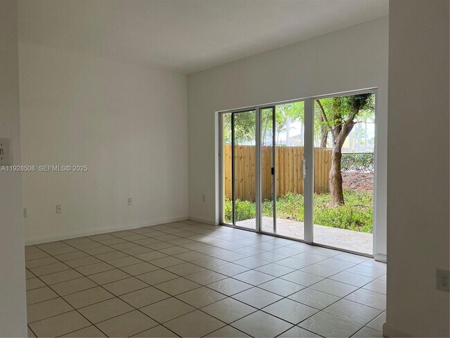 Building Photo - 3334 NE 3rd Dr