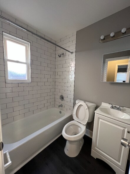 Building Photo - 5055 Bass Pl SE