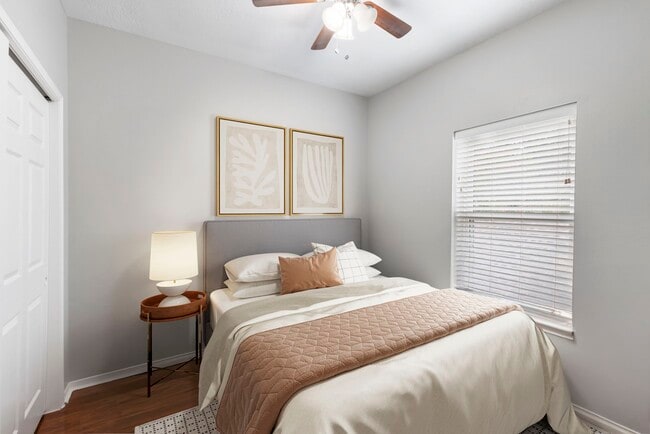 Building Photo - 6827 Hollow Hearth Dr