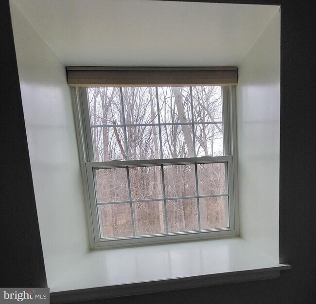 Building Photo - 5800 Cove Landing Rd