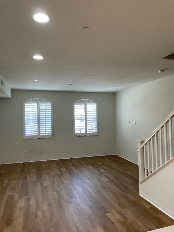 Building Photo - 335 N Fenimore Ave