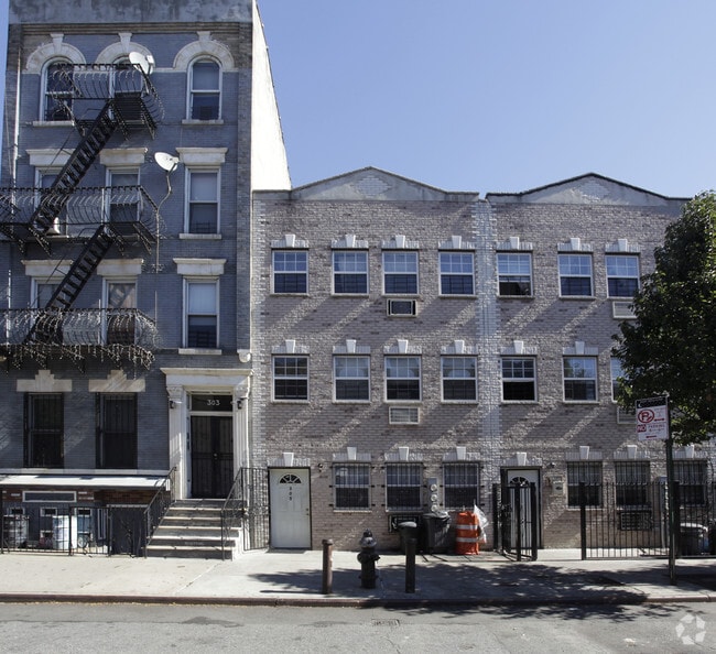 Building Photo - 305 Sheffield Ave