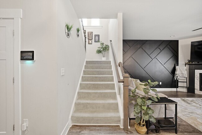 Building Photo - Welcome to this beautiful 4 Bedroom, 2.5 bathroom home nestled in a quiet community in Suffolk!