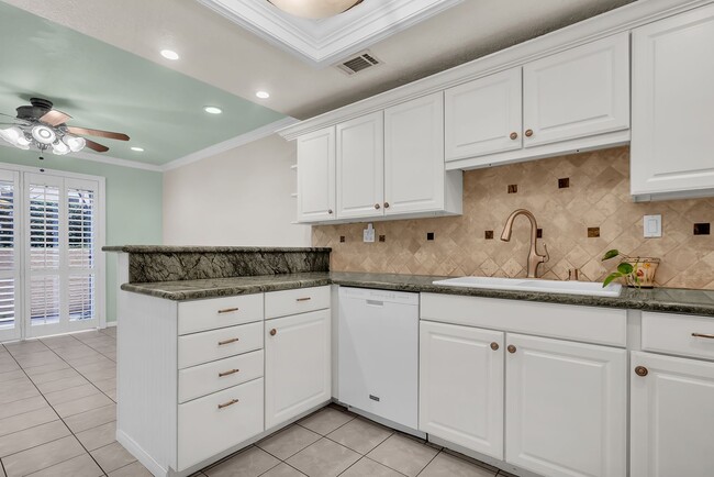 Building Photo - 21166 Gladiolos Way