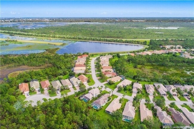 Building Photo - 4574 NW Red Maple Dr