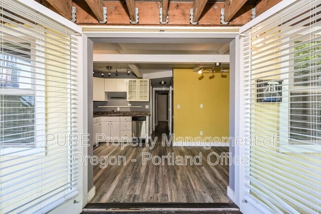 Building Photo - 22 S Meade St